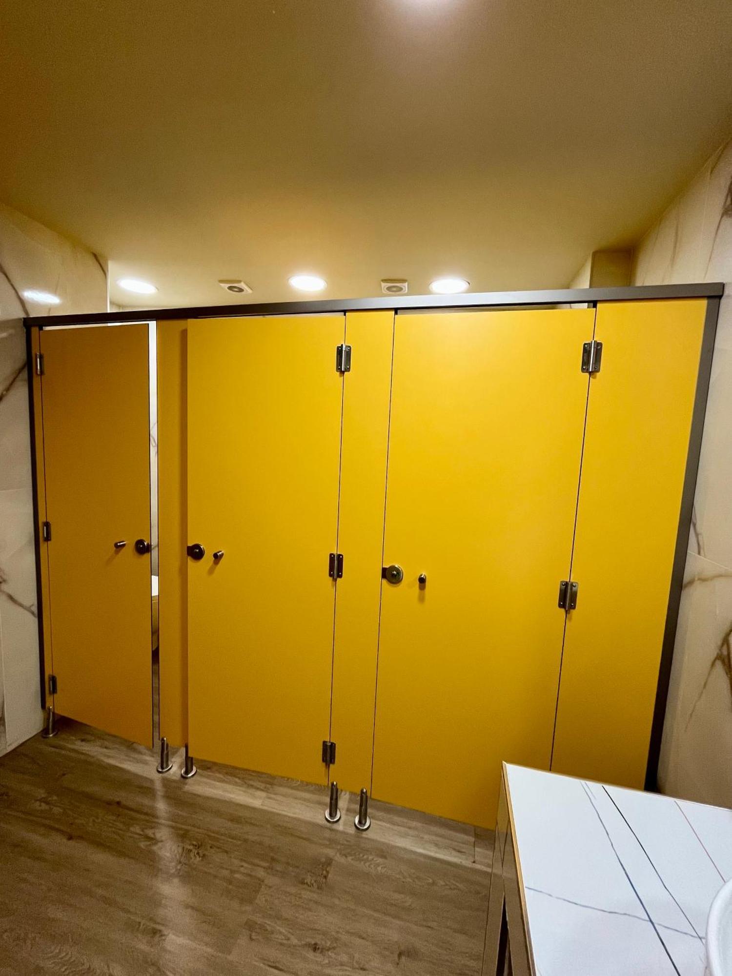 Velvet Hostel Madrid Exterior photo